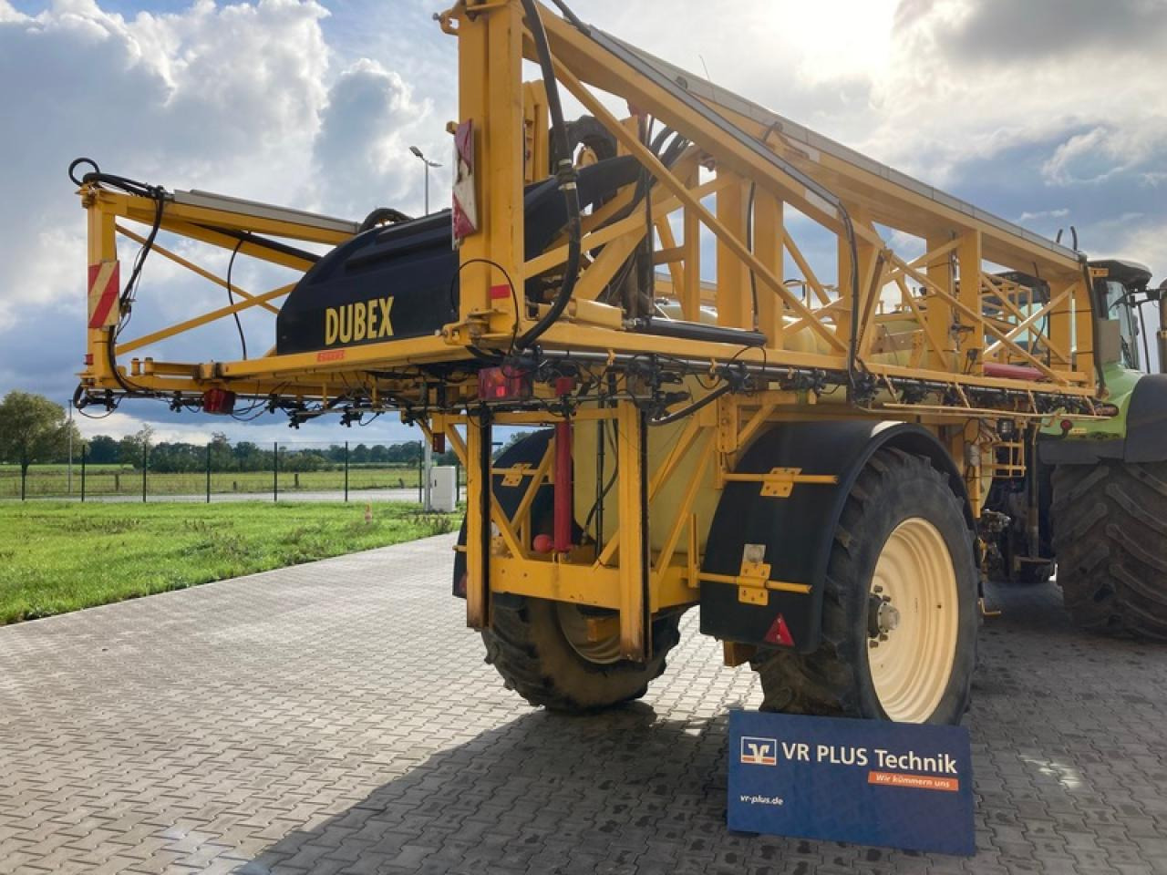 DUBEX MENTOR 9804 - Pulverizador arrastrado: foto 4 DUBEX MENTOR 9804 - Pulverizador arrastrado: foto 4