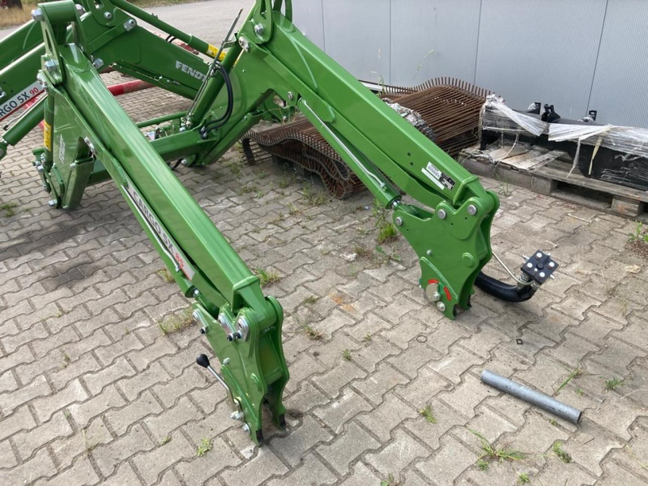 Fendt FRONTLADER CARGO 5X85 - Cargador frontal para tractor: foto 2 Fendt FRONTLADER CARGO 5X85 - Cargador frontal para tractor: foto 2