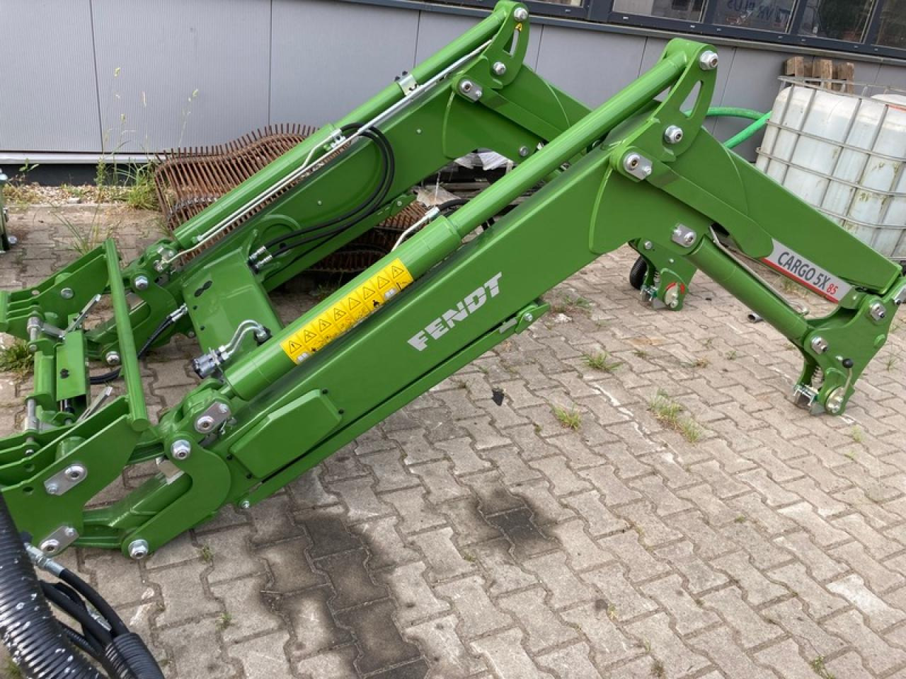Fendt FRONTLADER CARGO 5X85 - Cargador frontal para tractor: foto 1 Fendt FRONTLADER CARGO 5X85 - Cargador frontal para tractor: foto 1
