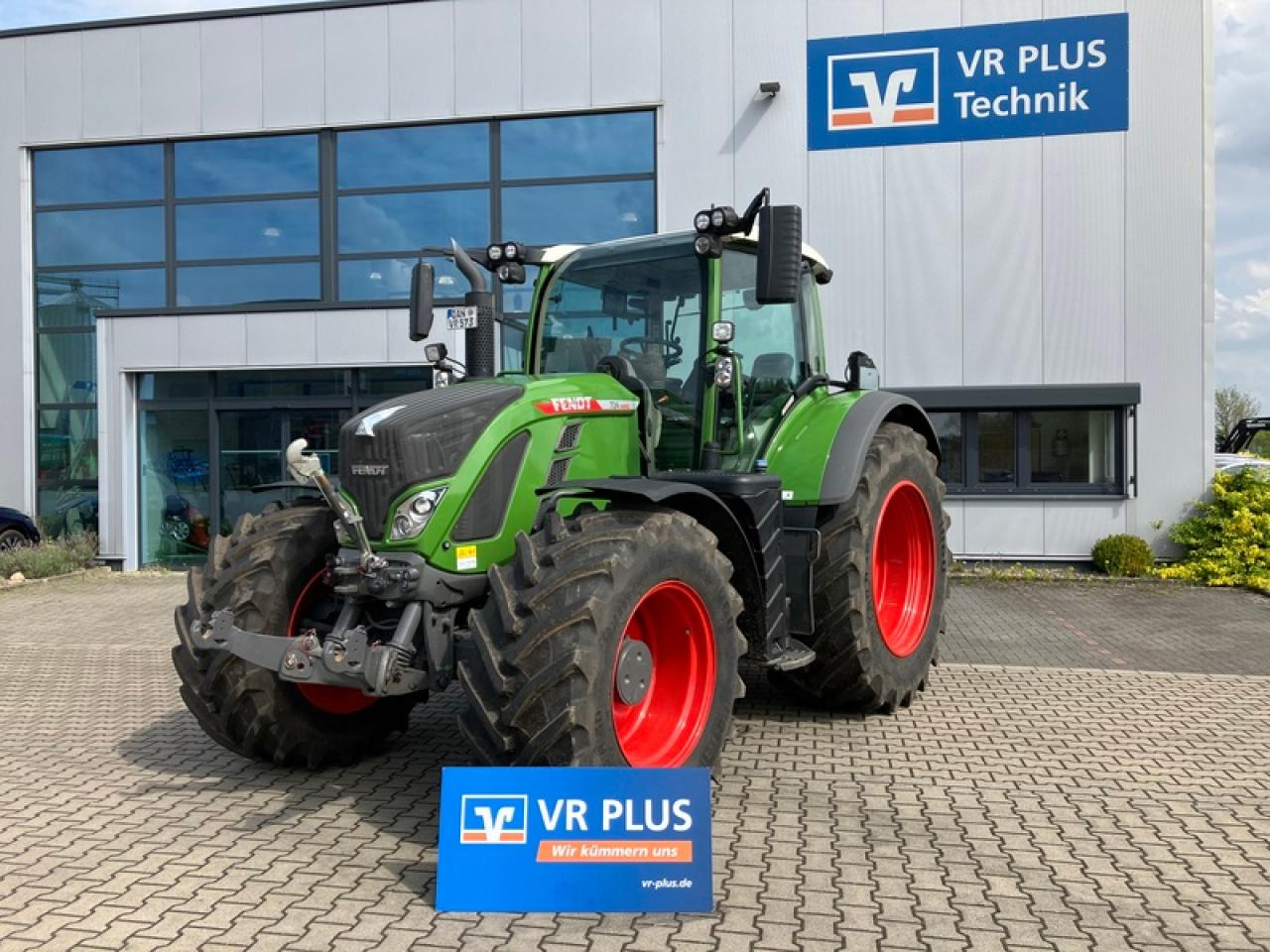 Fendt VARIO 724 GEN 6 PROFI PLUS SET 2 - Tractor: foto 1 Fendt VARIO 724 GEN 6 PROFI PLUS SET 2 - Tractor: foto 1