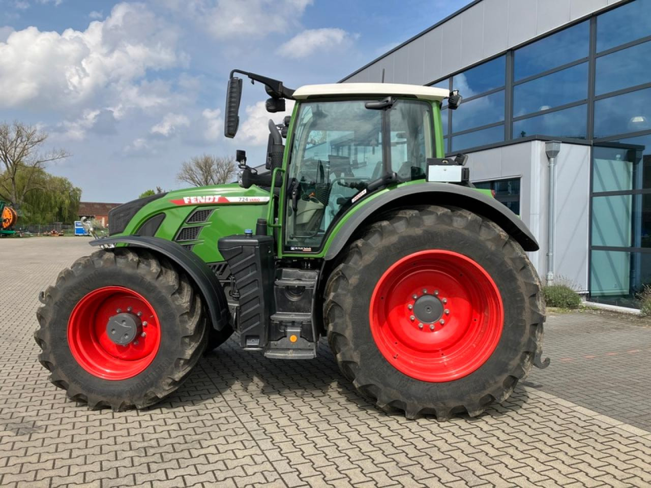 Fendt VARIO 724 GEN 6 PROFI PLUS SET 2 - Tractor: foto 2 Fendt VARIO 724 GEN 6 PROFI PLUS SET 2 - Tractor: foto 2