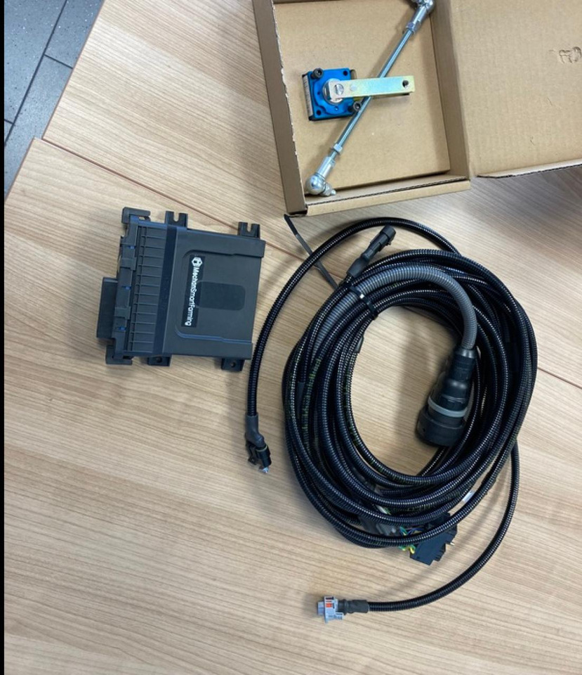 PFLUGSTEUERUNG FÜR FENDT - Implemento: foto 1 PFLUGSTEUERUNG FÜR FENDT - Implemento: foto 1