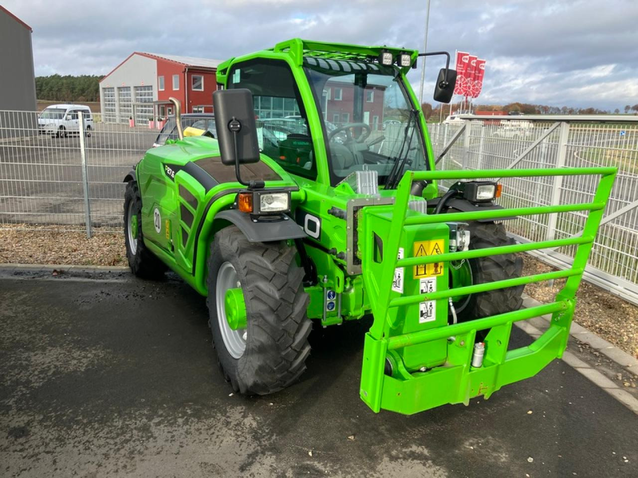 Merlo P27.6 PLUSAKTION - Manipulador telescópico: foto 1 Merlo P27.6 PLUSAKTION - Manipulador telescópico: foto 1