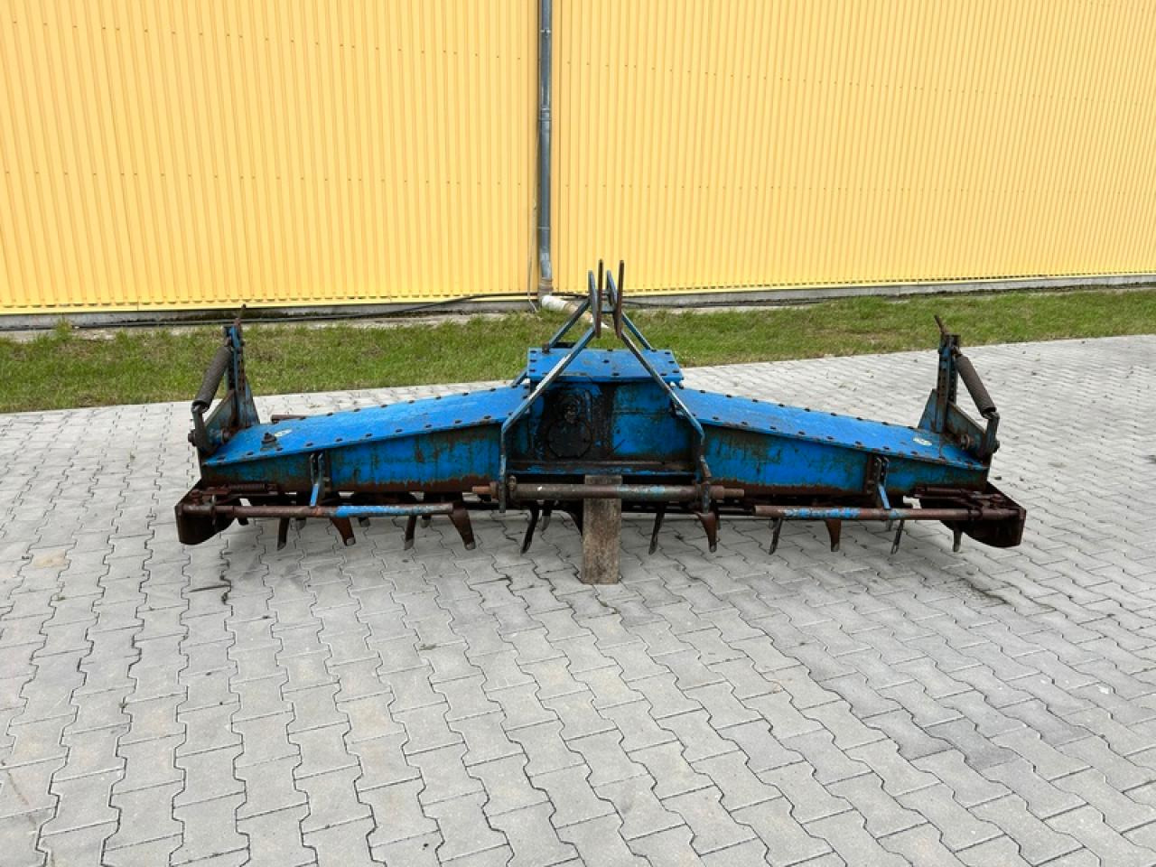Rabe RKE 300 MIT ROHRSTABWALZE - Grada rotativa: foto 2 Rabe RKE 300 MIT ROHRSTABWALZE - Grada rotativa: foto 2