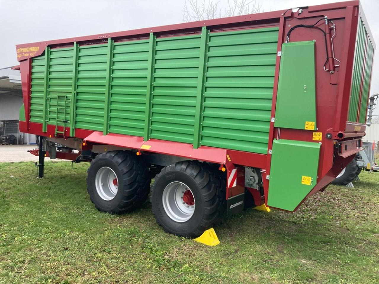 Strautmann GIGA 4602 DO - Remolque volquete agrícola: foto 3 Strautmann GIGA 4602 DO - Remolque volquete agrícola: foto 3