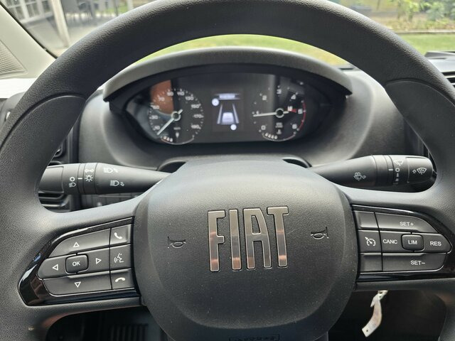 FIAT Ducato 35 MAXI 180 Pritsche Plane 4,90 Meter - Furgoneta con lona: foto 4 FIAT Ducato 35 MAXI 180 Pritsche Plane 4,90 Meter - Furgoneta con lona: foto 4