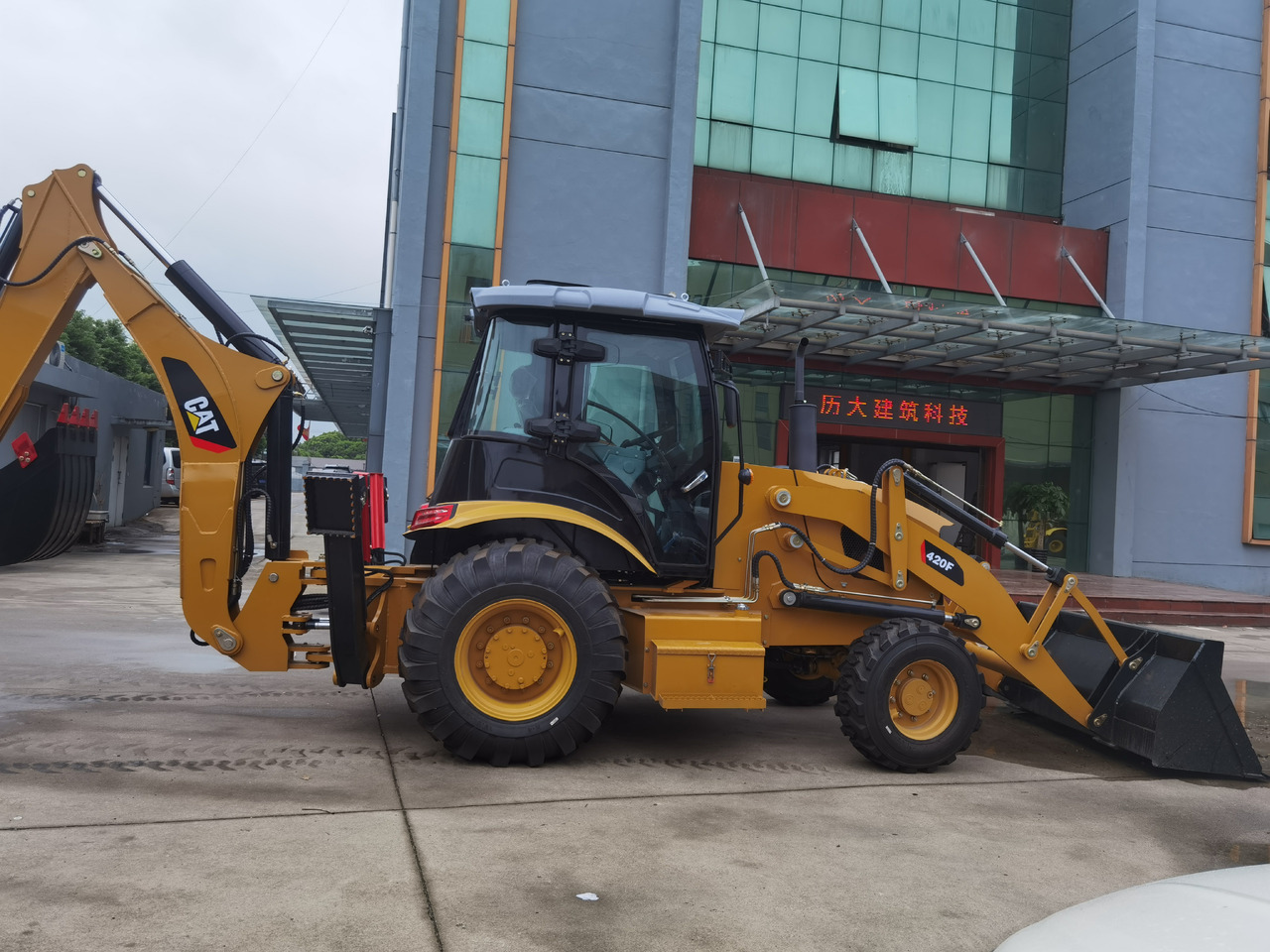 CAT 420F Backhoe Loader - Retroexcavadora: foto 2 CAT 420F Backhoe Loader - Retroexcavadora: foto 2