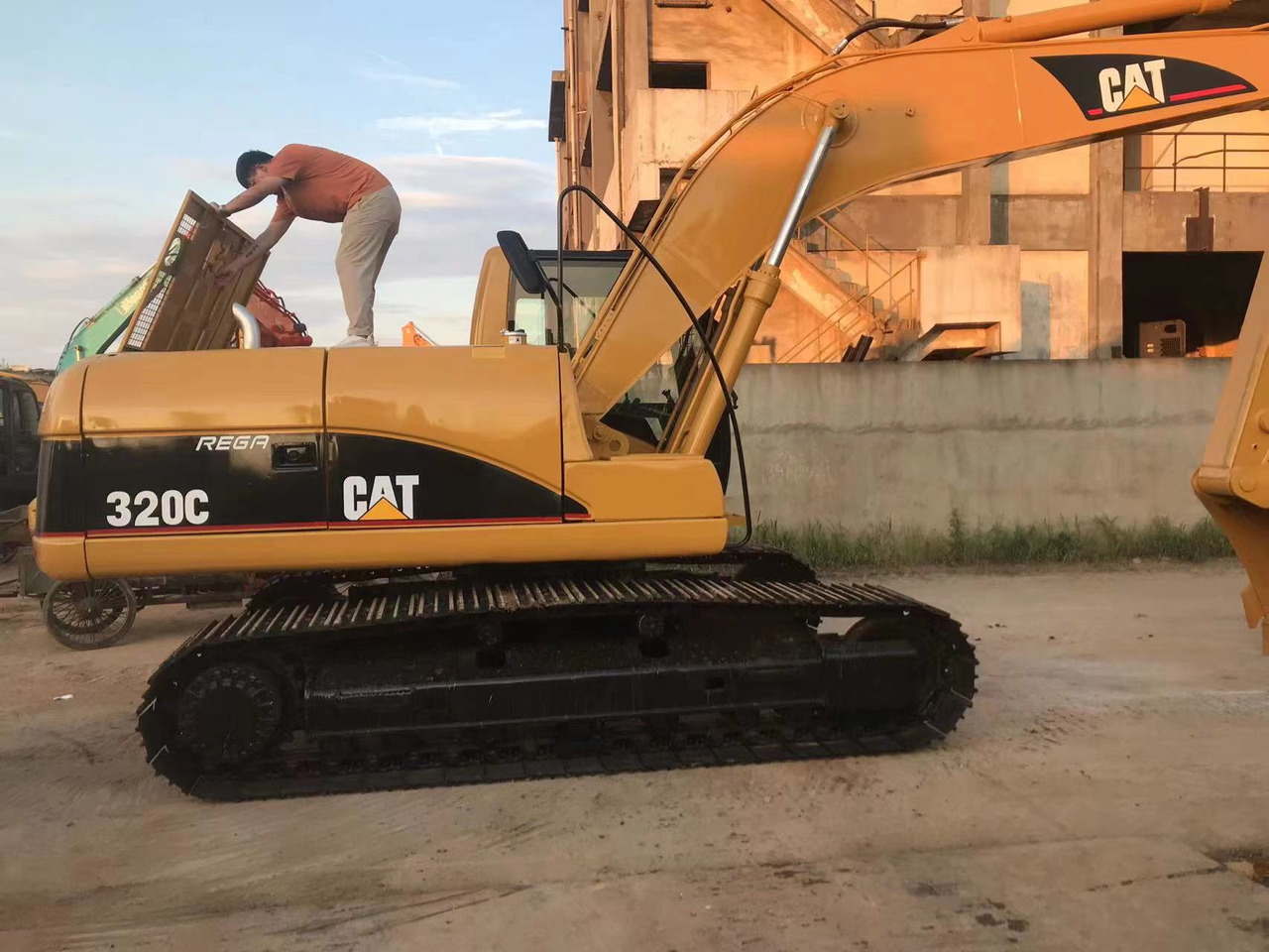 Cat 320c excavator - Excavadora de cadenas: foto 1 Cat 320c excavator - Excavadora de cadenas: foto 1