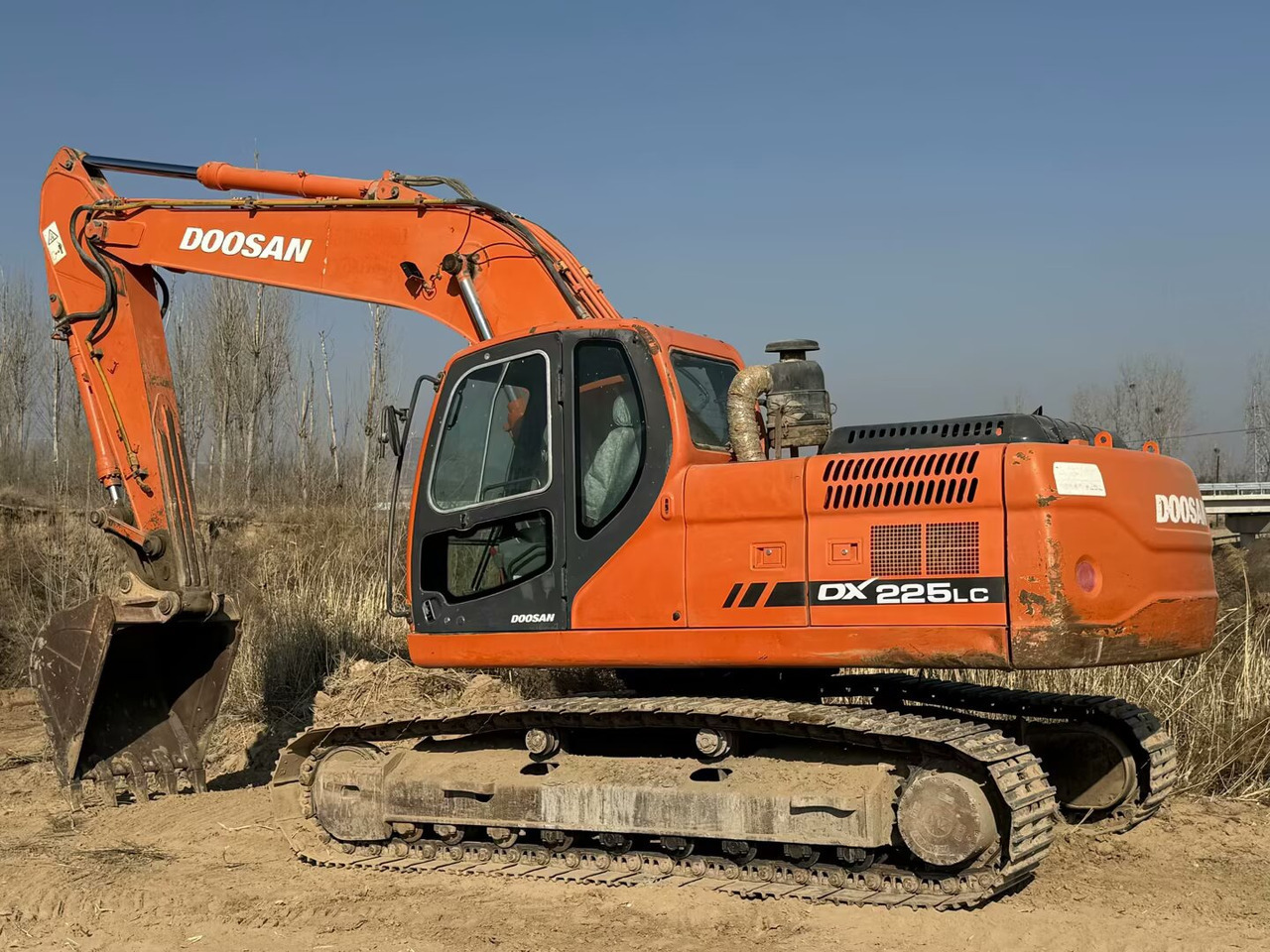 DOOSAN Doosan DX225LC Crawler excavator - Excavadora de cadenas: foto 1 DOOSAN Doosan DX225LC Crawler excavator - Excavadora de cadenas: foto 1