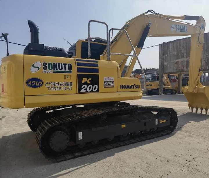 Excavadora de cadenas GOOD CONDITION USED Komatsu PC200-8  japanese used excavator for sale in shanghai yard: foto 6