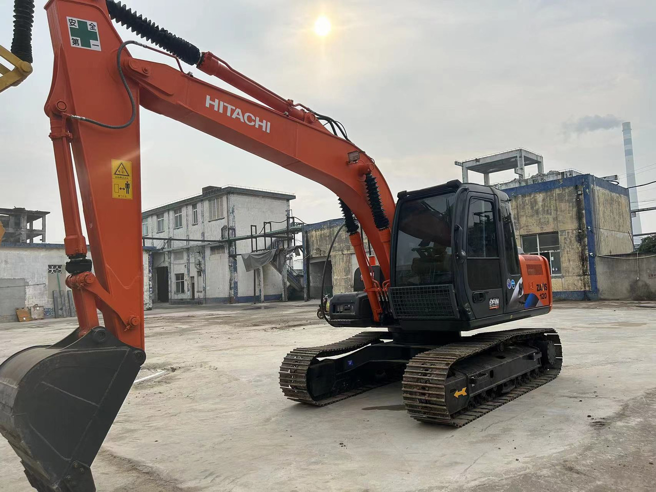 Hitachi ZX120-6 Excavator - Excavadora de cadenas: foto 1 Hitachi ZX120-6 Excavator - Excavadora de cadenas: foto 1