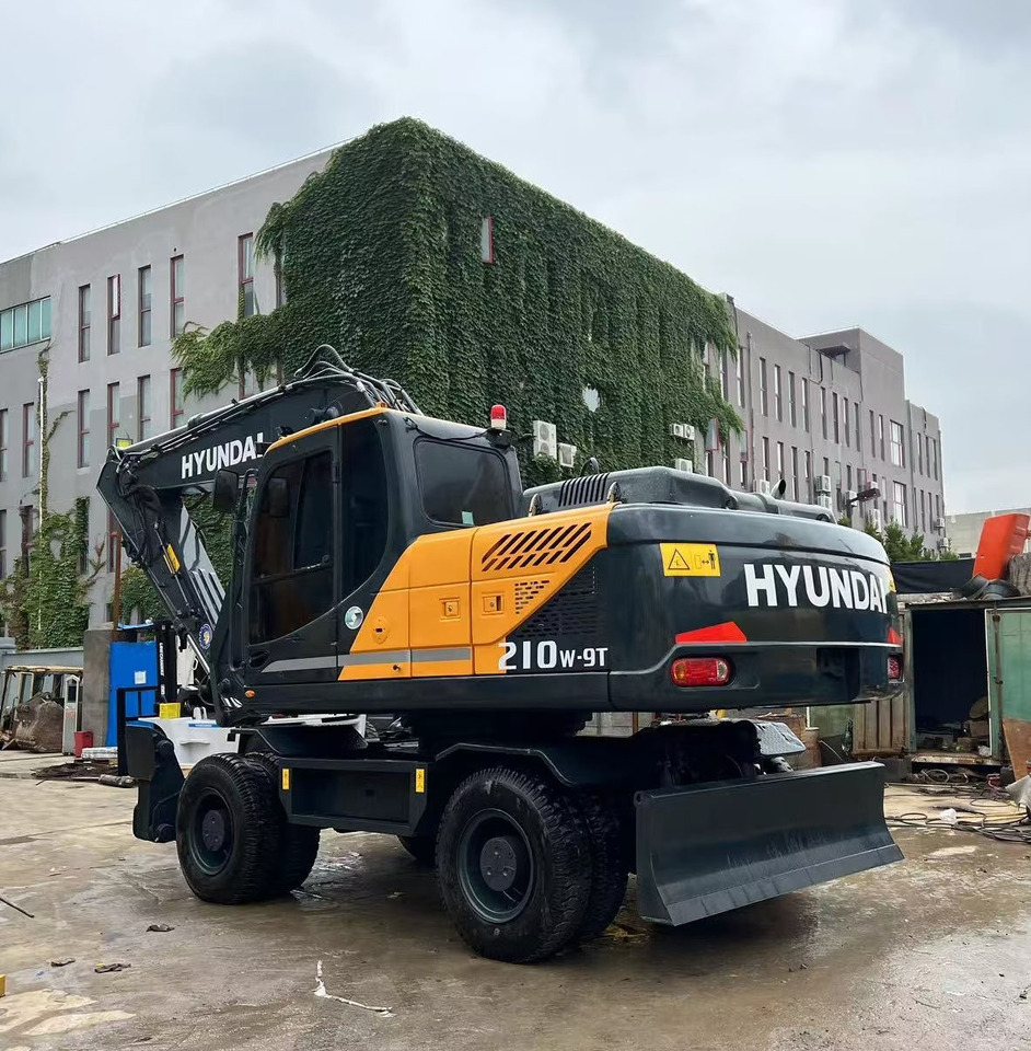 Hyundai 210w-9 wheel excavator - Excavadora de ruedas: foto 1 Hyundai 210w-9 wheel excavator - Excavadora de ruedas: foto 1