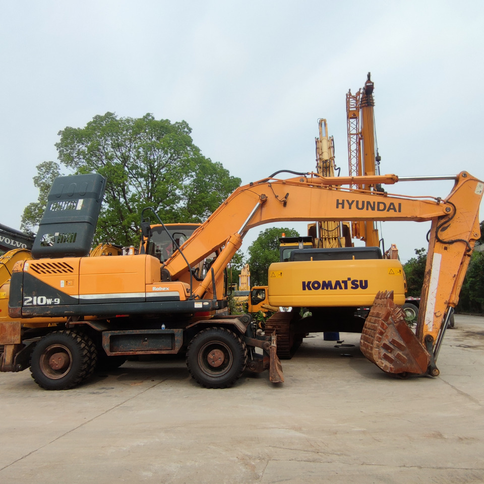 Hyundai 210w-9 wheel excavator - Excavadora de ruedas: foto 1 Hyundai 210w-9 wheel excavator - Excavadora de ruedas: foto 1