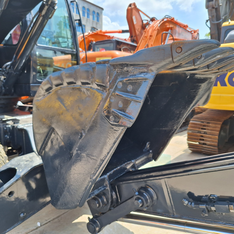 Hyundai 210w-9T wheel excavator - Excavadora de ruedas: foto 4 Hyundai 210w-9T wheel excavator - Excavadora de ruedas: foto 4