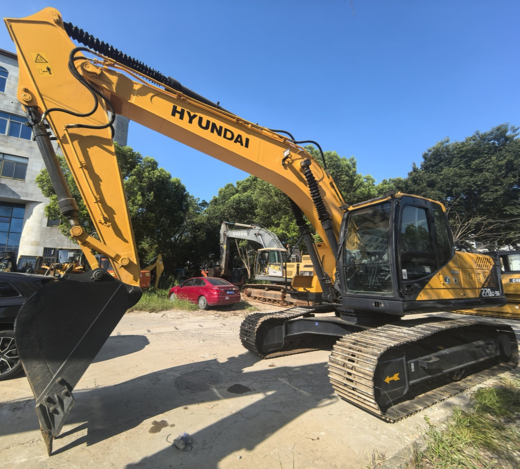 Hyundai 220lc-9s excavator - Excavadora de ruedas: foto 1 Hyundai 220lc-9s excavator - Excavadora de ruedas: foto 1