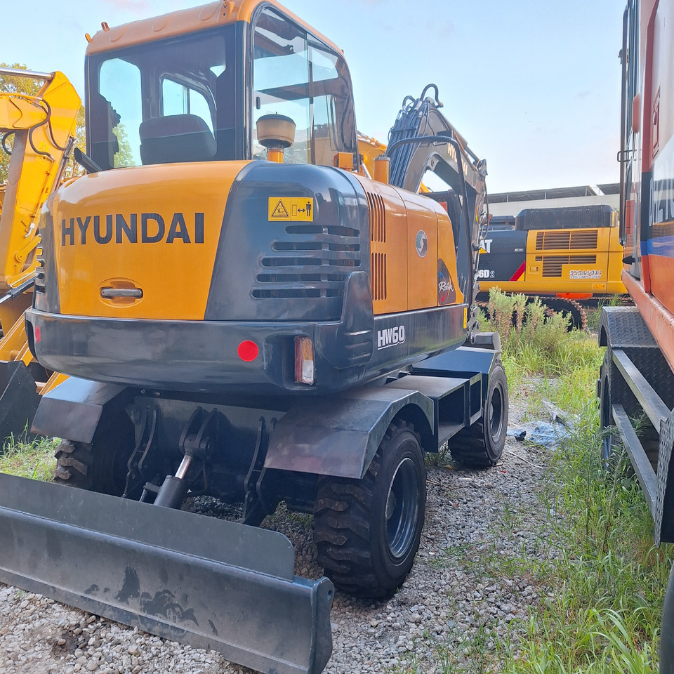 Hyundai 60vs excavator - Excavadora de ruedas: foto 2 Hyundai 60vs excavator - Excavadora de ruedas: foto 2