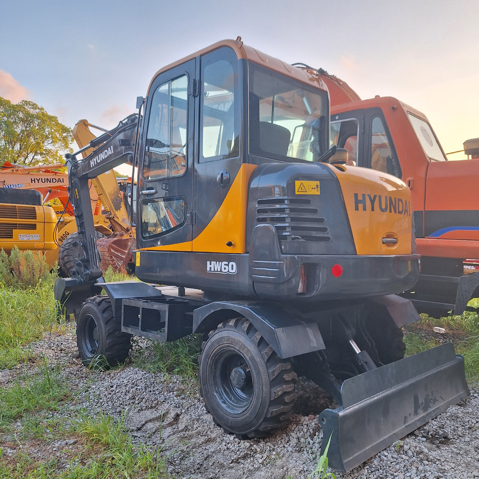 Hyundai 60vs excavator - Excavadora de ruedas: foto 5 Hyundai 60vs excavator - Excavadora de ruedas: foto 5