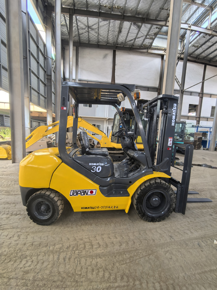 Komatsu FD30 Forklift - Carretilla elevadora diésel: foto 2 Komatsu FD30 Forklift - Carretilla elevadora diésel: foto 2