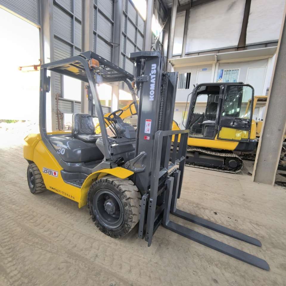 Komatsu FD30 Forklift - Carretilla elevadora diésel: foto 1 Komatsu FD30 Forklift - Carretilla elevadora diésel: foto 1
