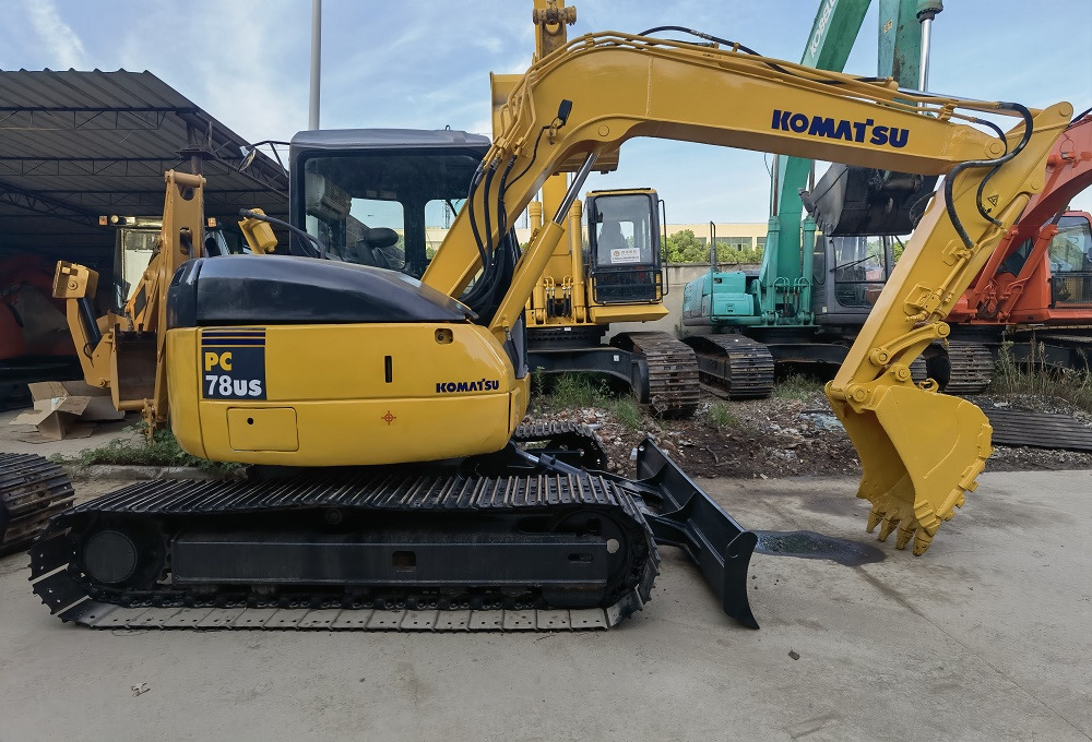 Komatsu PC78US Excavator - Excavadora: foto 2 Komatsu PC78US Excavator - Excavadora: foto 2