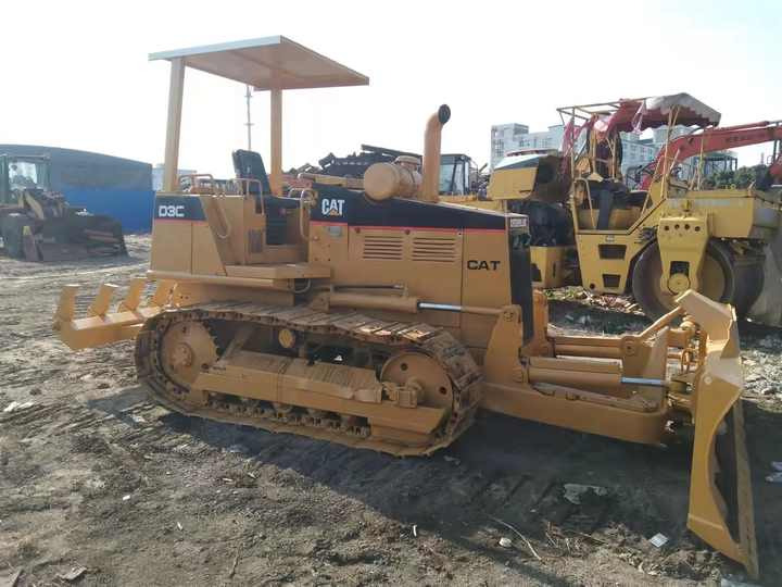 Original Japan Used Caterpillar D3C Crawler Bulldozer For sale - Bulldozer: foto 5 Original Japan Used Caterpillar D3C Crawler Bulldozer For sale - Bulldozer: foto 5