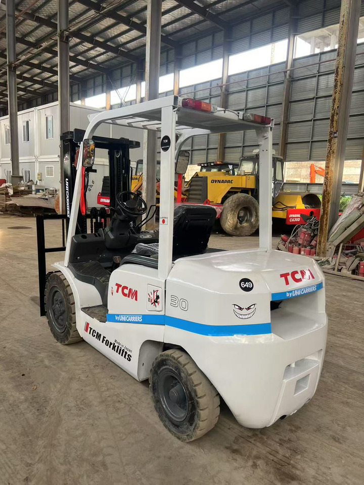 TCM FD30 Forklift - Carretilla elevadora diésel: foto 2 TCM FD30 Forklift - Carretilla elevadora diésel: foto 2