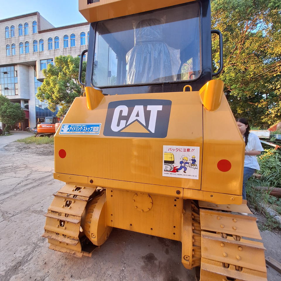 Used caterpillar cat D5k bulldozer - Bulldozer: foto 3 Used caterpillar cat D5k bulldozer - Bulldozer: foto 3