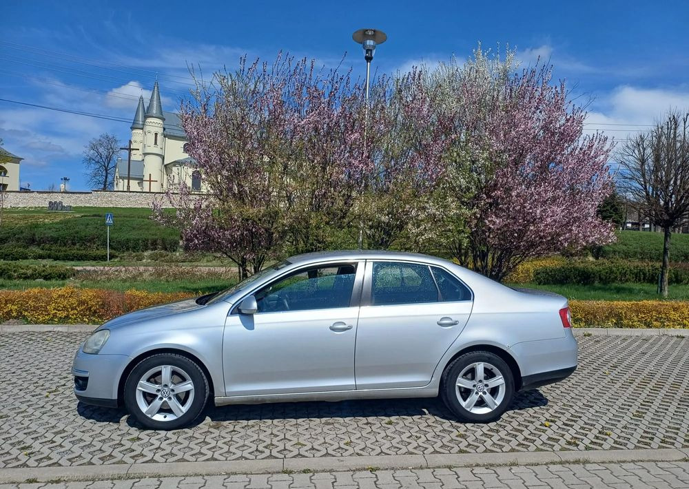 Volkswagen Jetta - Sedan: foto 2 Volkswagen Jetta - Sedan: foto 2