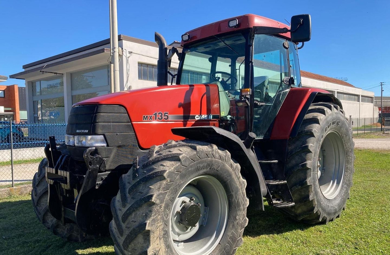 Trattore Case IH Maxxum MX135 - Tractor: foto 1 Trattore Case IH Maxxum MX135 - Tractor: foto 1