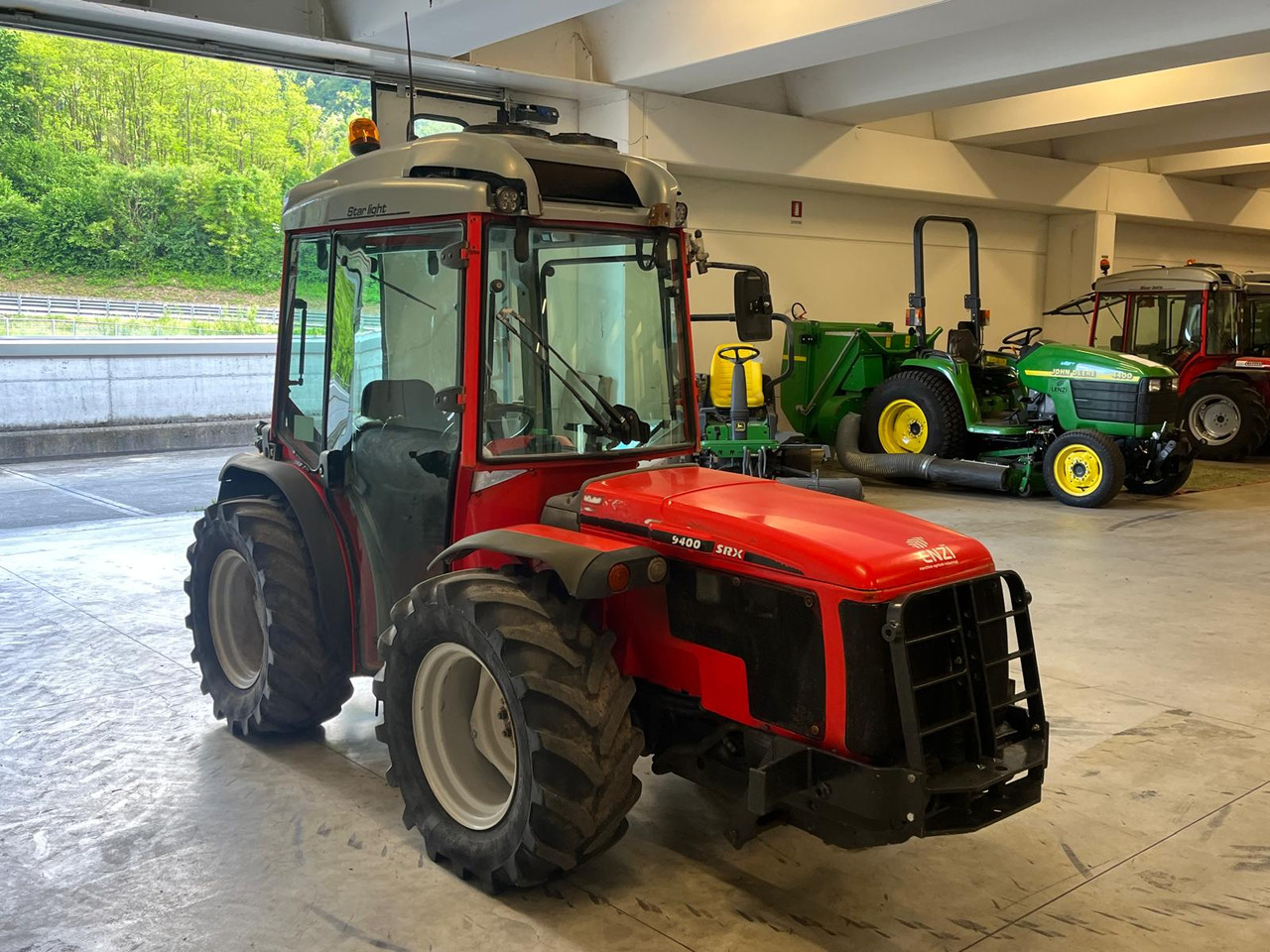 ANTONIO CARRARO SRX 9400 - Tractor: foto 2 ANTONIO CARRARO SRX 9400 - Tractor: foto 2