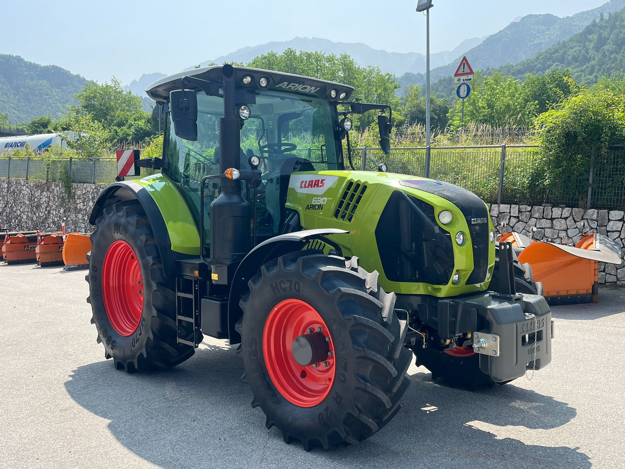 CLAAS ARION 630 - Tractor: foto 3 CLAAS ARION 630 - Tractor: foto 3