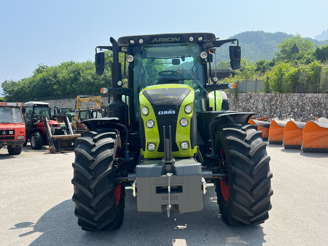 CLAAS ARION 630 - Tractor: foto 2 CLAAS ARION 630 - Tractor: foto 2