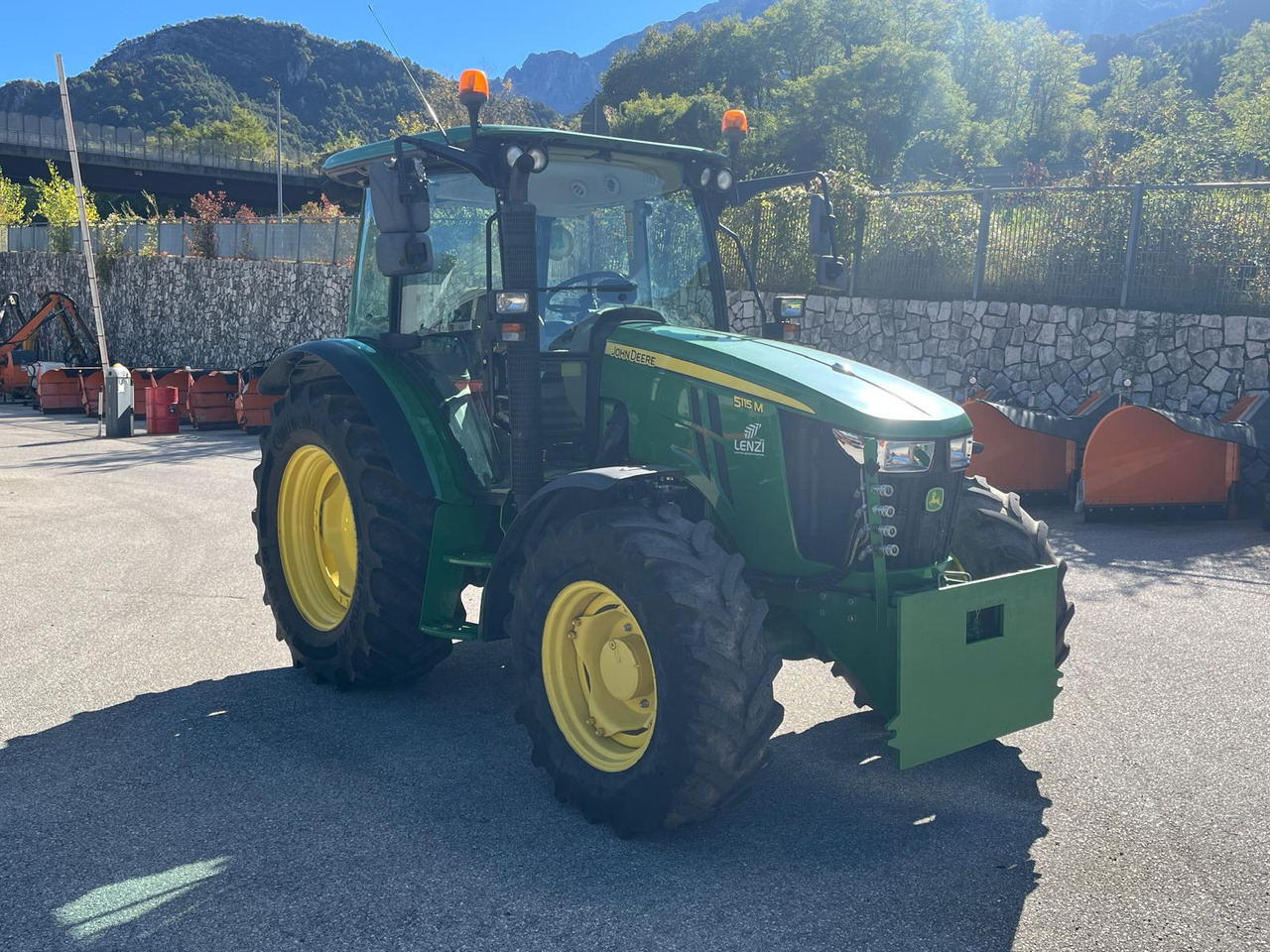 JOHN DEERE 5115M - Tractor: foto 4 JOHN DEERE 5115M - Tractor: foto 4