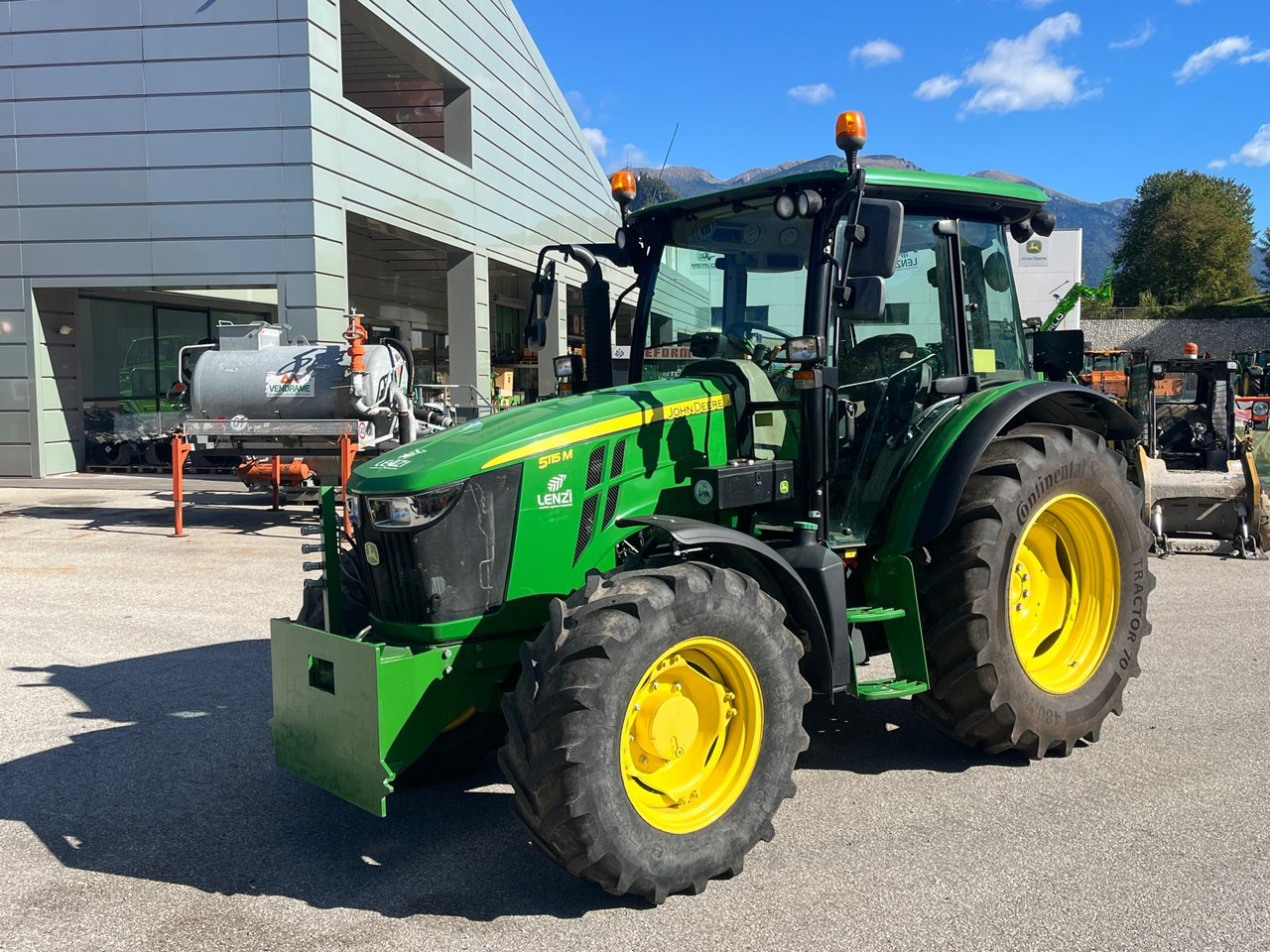 JOHN DEERE 5115M - Tractor: foto 2 JOHN DEERE 5115M - Tractor: foto 2