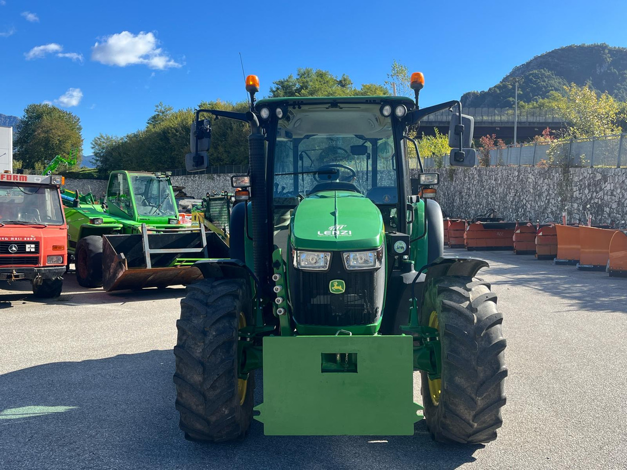 JOHN DEERE 5115M - Tractor: foto 3 JOHN DEERE 5115M - Tractor: foto 3