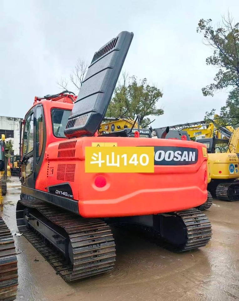 Doosan DX 140 - Excavadora de cadenas: foto 1 Doosan DX 140 - Excavadora de cadenas: foto 1