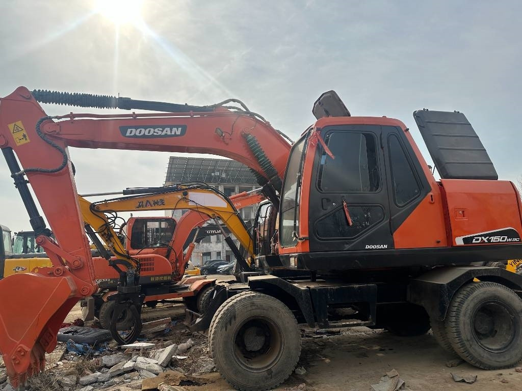 Doosan DX 150W -9 - Excavadora de ruedas: foto 3 Doosan DX 150W -9 - Excavadora de ruedas: foto 3