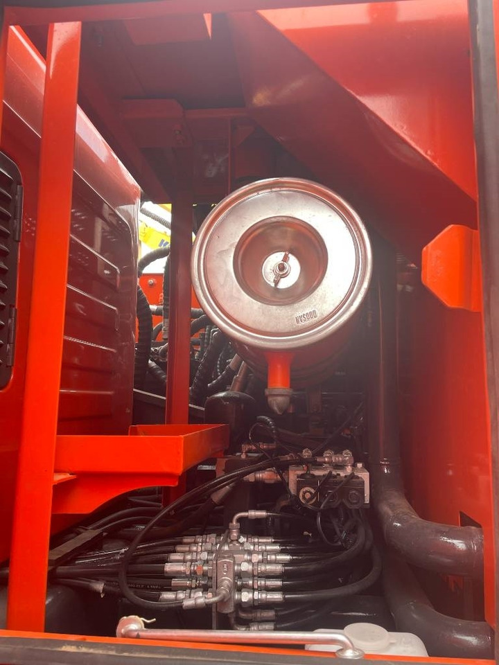 Doosan DX 225 - Excavadora de cadenas: foto 5 Doosan DX 225 - Excavadora de cadenas: foto 5