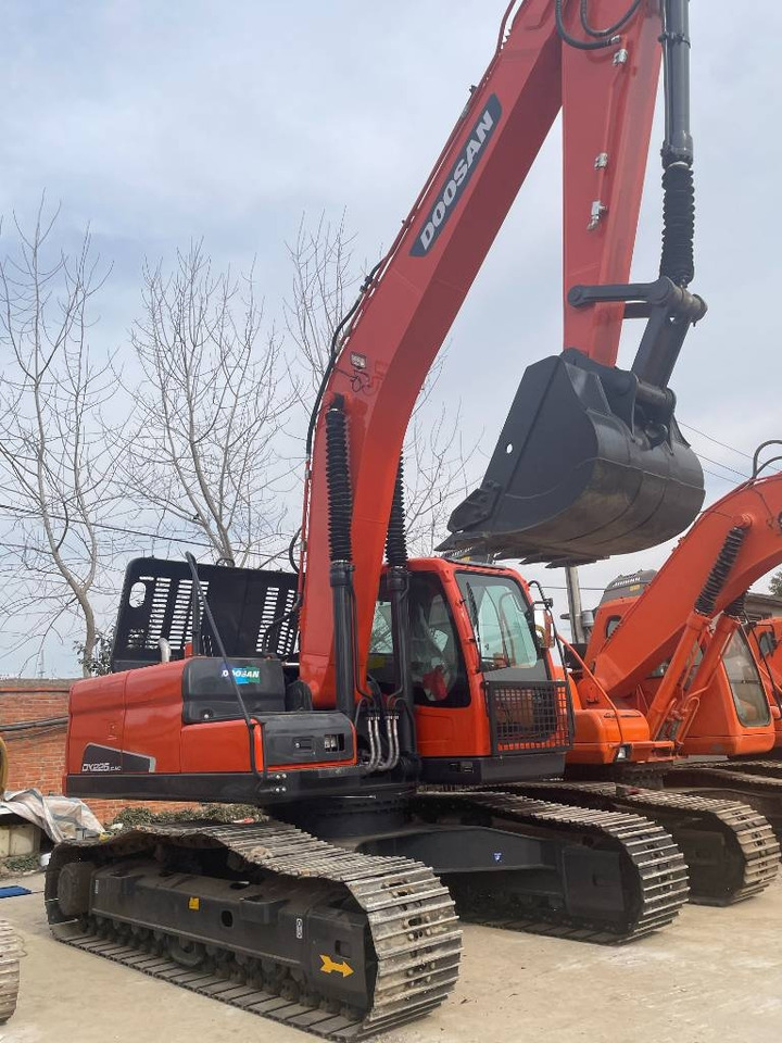 Doosan DX 225 - Excavadora de cadenas: foto 1 Doosan DX 225 - Excavadora de cadenas: foto 1