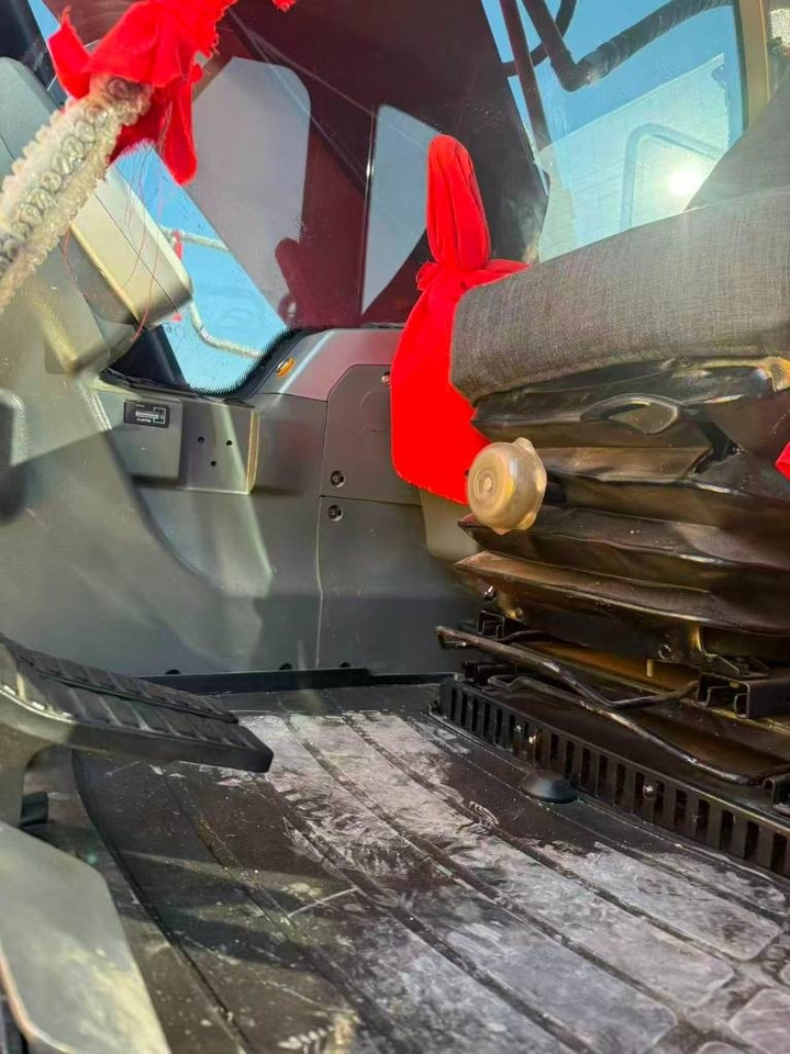 Doosan DX345LC-9C - Excavadora de cadenas: foto 2 Doosan DX345LC-9C - Excavadora de cadenas: foto 2