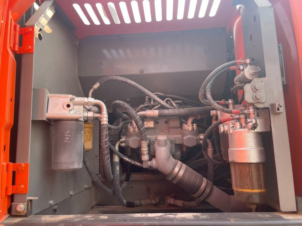 Hitachi ZX 240 - Excavadora de cadenas: foto 2 Hitachi ZX 240 - Excavadora de cadenas: foto 2