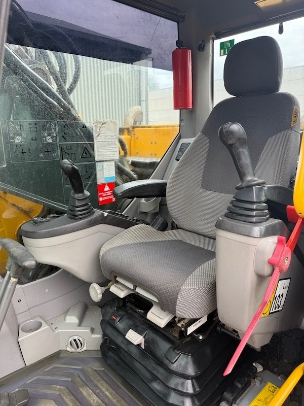 Excavadora de cadenas Volvo ECR 305 C L: foto 12