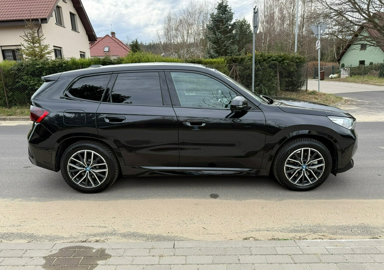 BMW X1 iX1 iX1 xDrive30 313KM M-Sport H/K Panorama AdaptiveLed Masaże Kam360 - SUV/ Todoterreno: foto 5 BMW X1 iX1 iX1 xDrive30 313KM M-Sport H/K Panorama AdaptiveLed Masaże Kam360 - SUV/ Todoterreno: foto 5