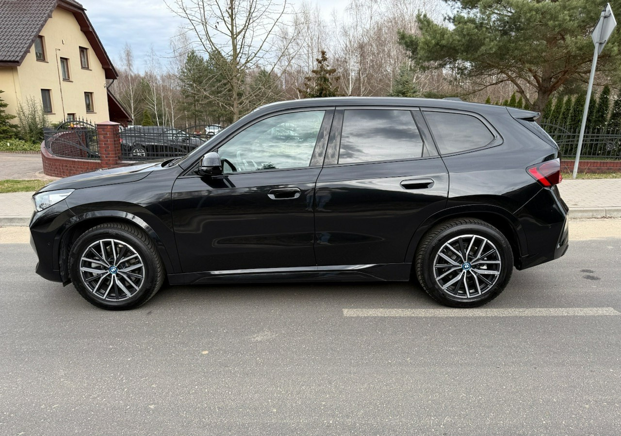 BMW X1 iX1 iX1 xDrive30 313KM M-Sport H/K Panorama AdaptiveLed Masaże Kam360 - SUV/ Todoterreno: foto 2 BMW X1 iX1 iX1 xDrive30 313KM M-Sport H/K Panorama AdaptiveLed Masaże Kam360 - SUV/ Todoterreno: foto 2