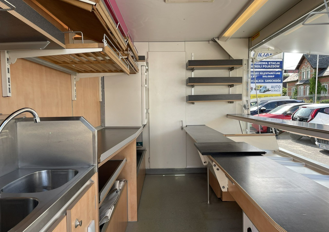 Fiat Ducato Ducato Autosklep Gastronomiczny Food Truck Foodtruck sklep Borco 200 - Camión tienda: foto 4 Fiat Ducato Ducato Autosklep Gastronomiczny Food Truck Foodtruck sklep Borco 200 - Camión tienda: foto 4