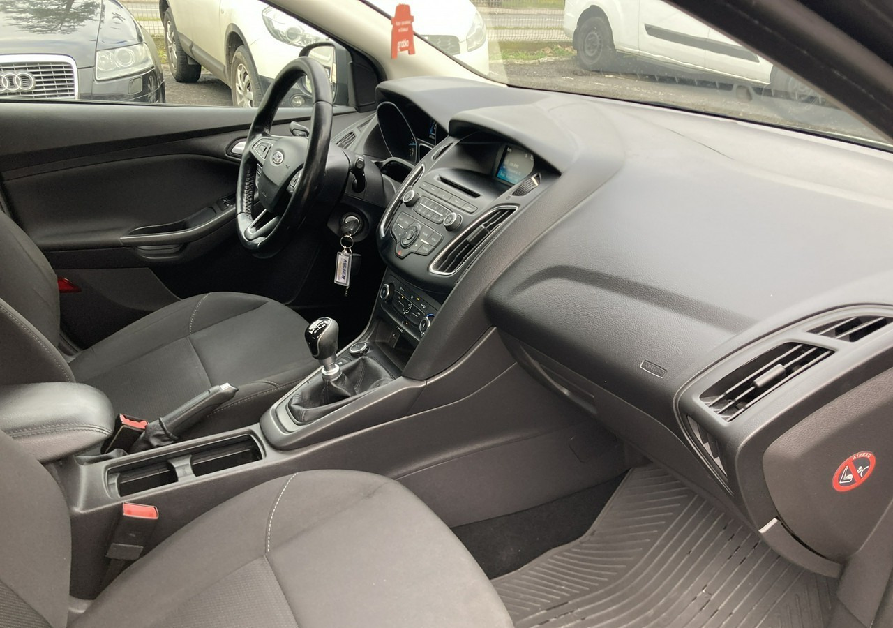 Ford Focus III Focus 1.0 EcoBoost Klima Salon PL 2015 - Coche: foto 4 Ford Focus III Focus 1.0 EcoBoost Klima Salon PL 2015 - Coche: foto 4