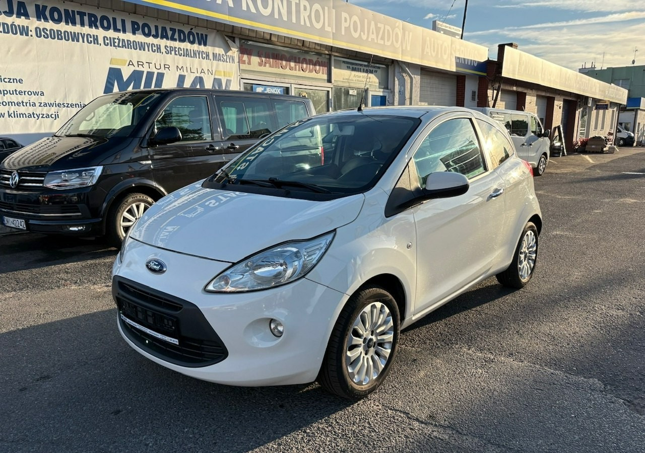Ford KA II Ford KA 1.2 Champions Edition Klima Panorama 2012 - Hatchback: foto 1 Ford KA II Ford KA 1.2 Champions Edition Klima Panorama 2012 - Hatchback: foto 1
