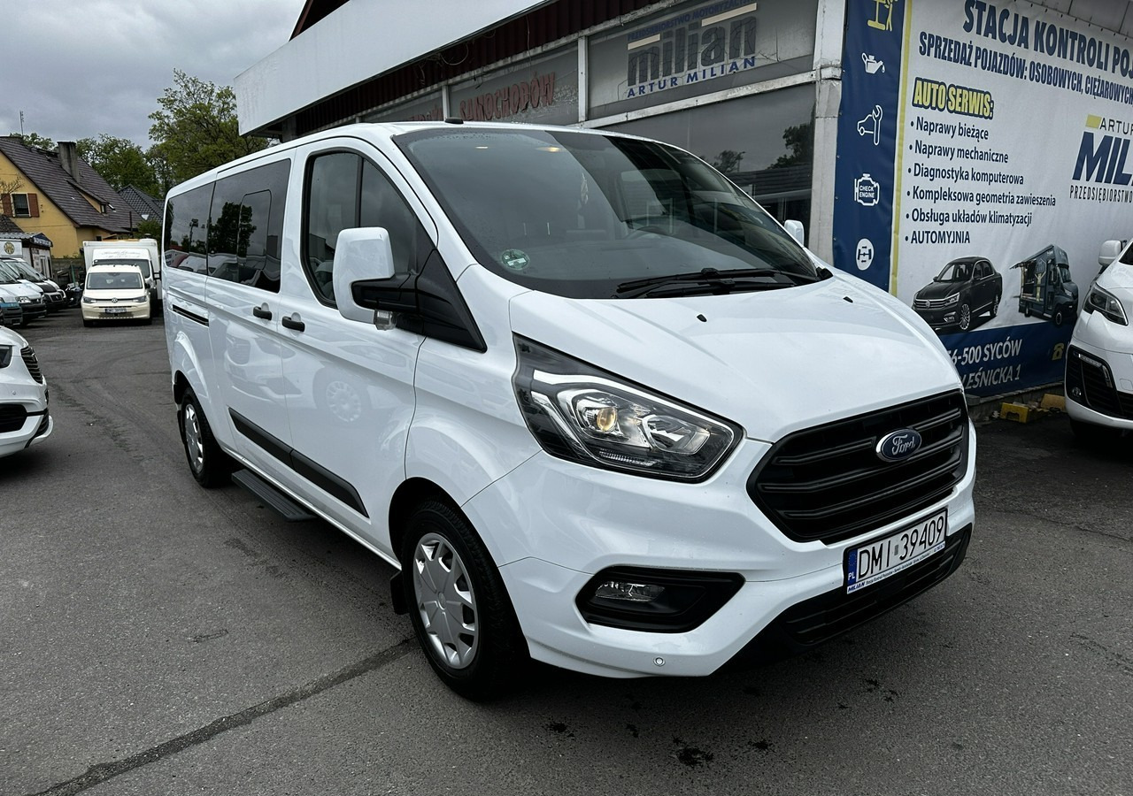 Ford Transit Custom Custom do przewozu Niepełnosprawnych inwalida rampa Model 2021 PFRO - Furgoneta de pasajeros: foto 4 Ford Transit Custom Custom do przewozu Niepełnosprawnych inwalida rampa Model 2021 PFRO - Furgoneta de pasajeros: foto 4