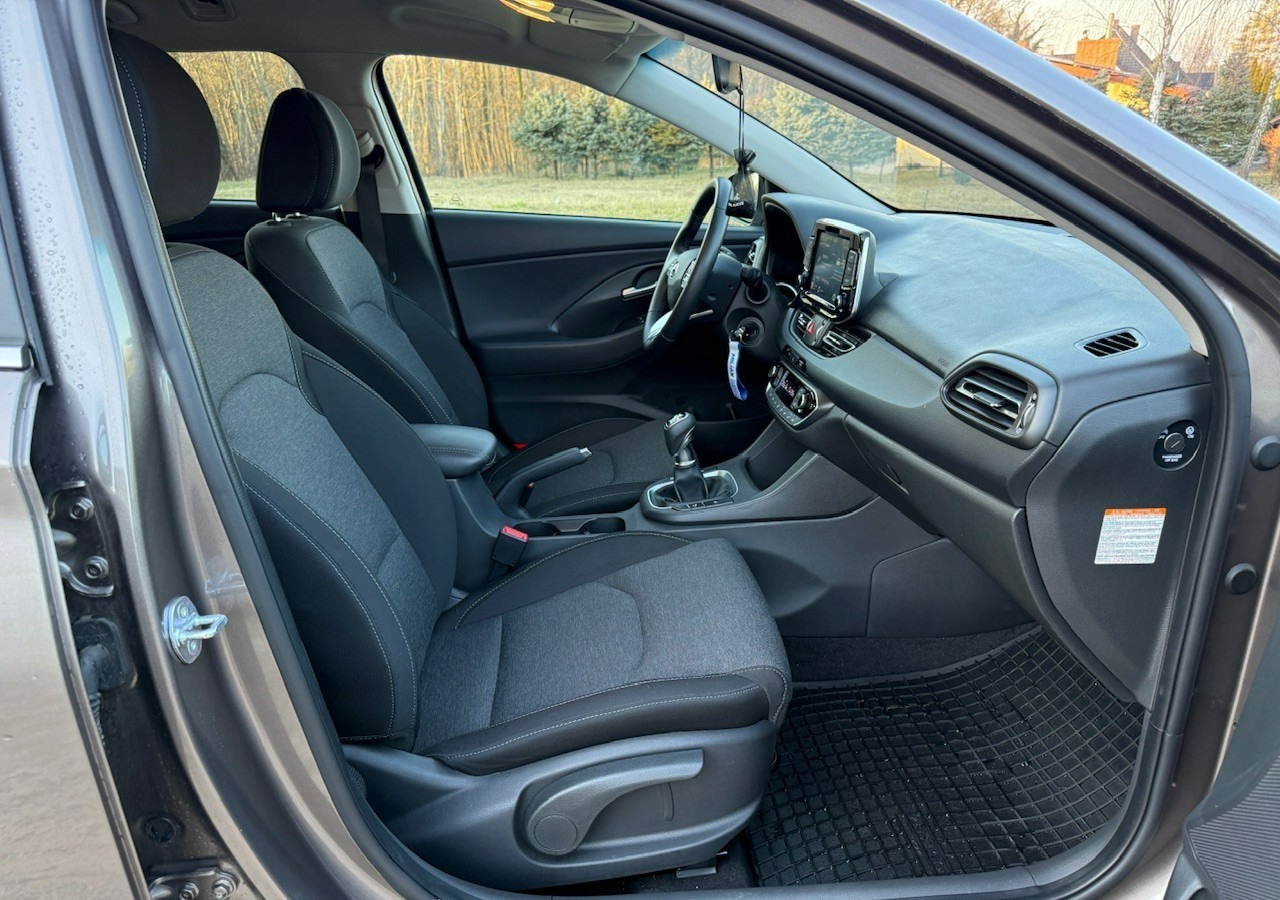 Hyundai i30 II Hyundai i30 1.5T-GDI160KM SMART PLUS +LED Salon PL-Gwarancja 2028 - Coche: foto 4 Hyundai i30 II Hyundai i30 1.5T-GDI160KM SMART PLUS +LED Salon PL-Gwarancja 2028 - Coche: foto 4