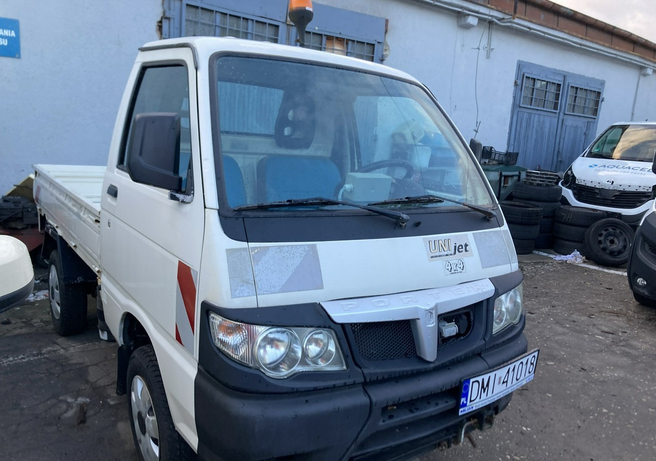 Inna Inny PFAU Piaggio Porter 4X4 Skrzynia odśnieżarka Pług 5655km 2012 - Furgoneta caja abierta: foto 2 Inna Inny PFAU Piaggio Porter 4X4 Skrzynia odśnieżarka Pług 5655km 2012 - Furgoneta caja abierta: foto 2